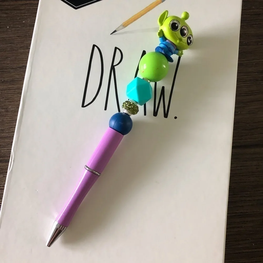 Disney Doorables: Toy Story: Alien handmade beaded pen